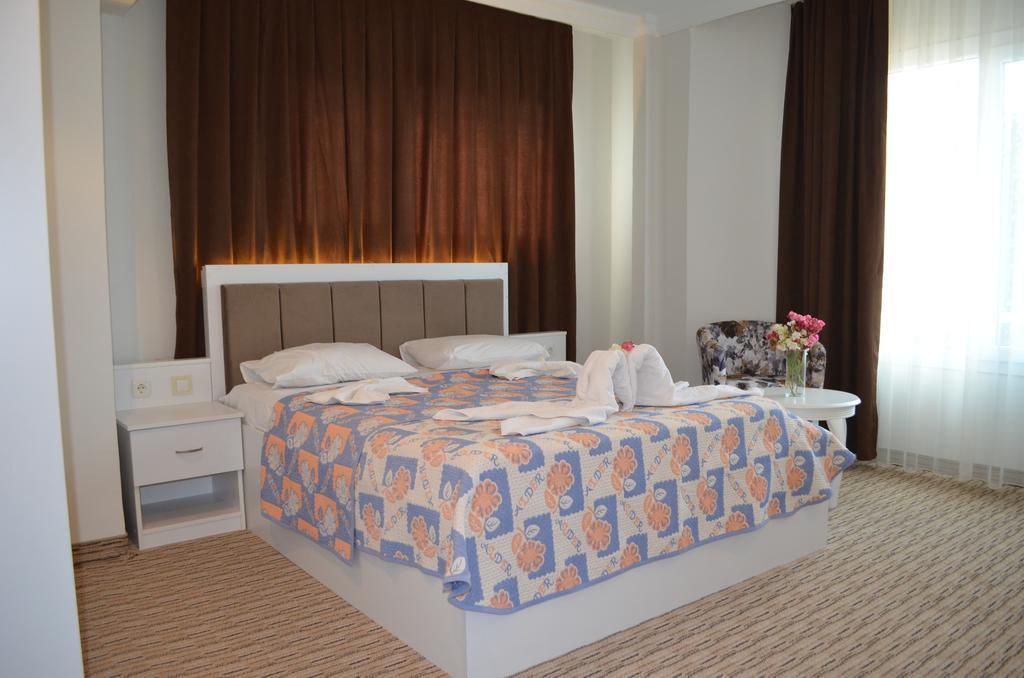 Alder Hotel ไอวาลิค ภายนอก รูปภาพ