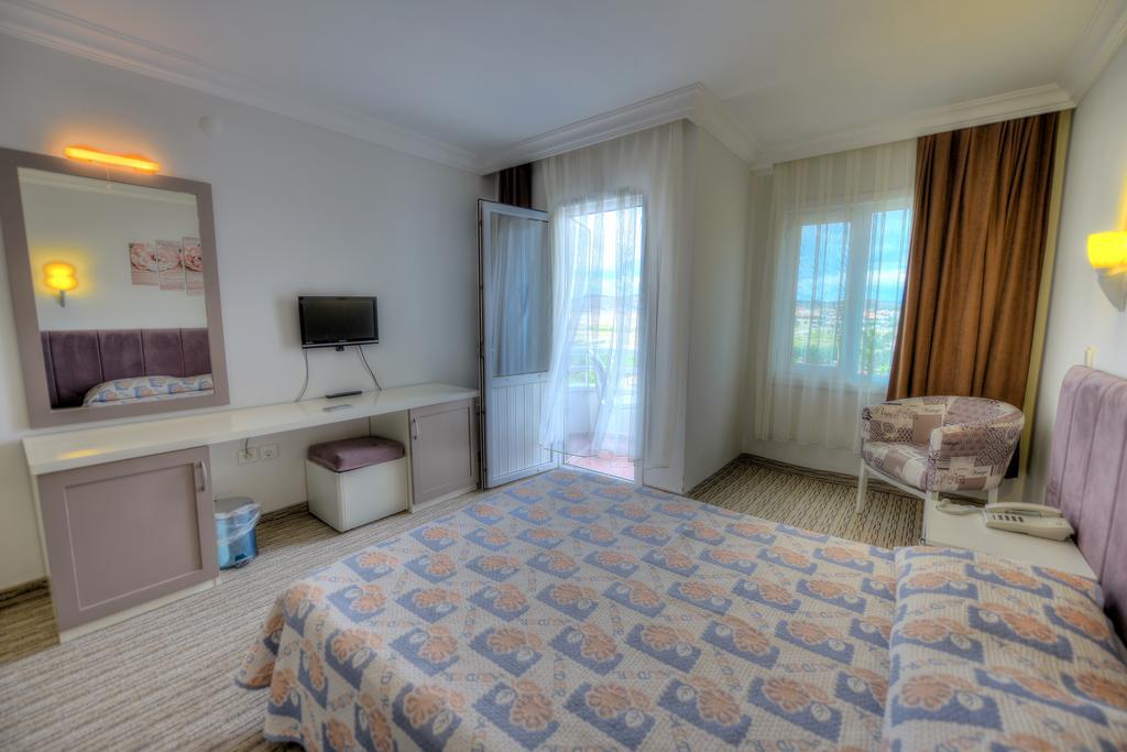 Alder Hotel ไอวาลิค ภายนอก รูปภาพ