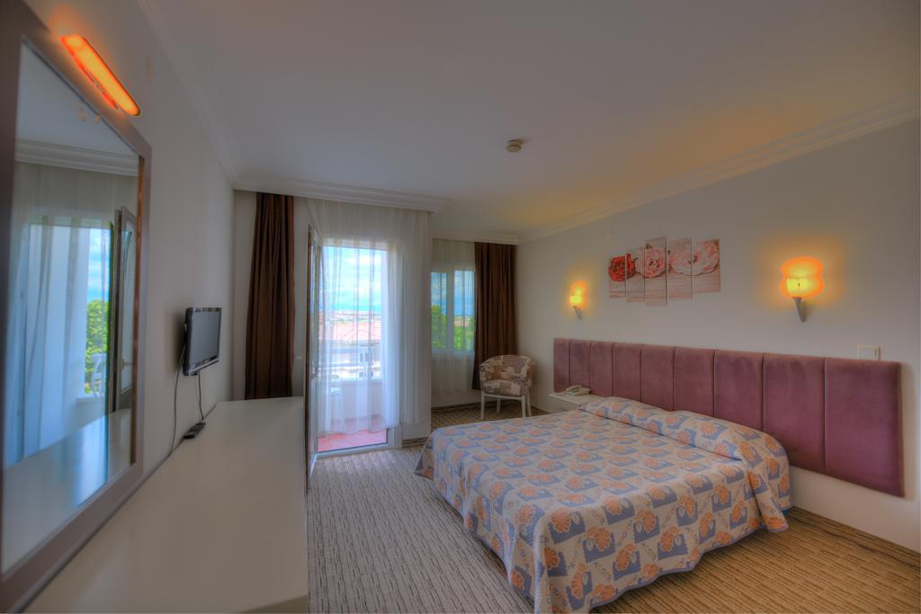 Alder Hotel ไอวาลิค ภายนอก รูปภาพ