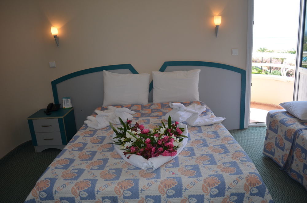 Alder Hotel ไอวาลิค ภายนอก รูปภาพ